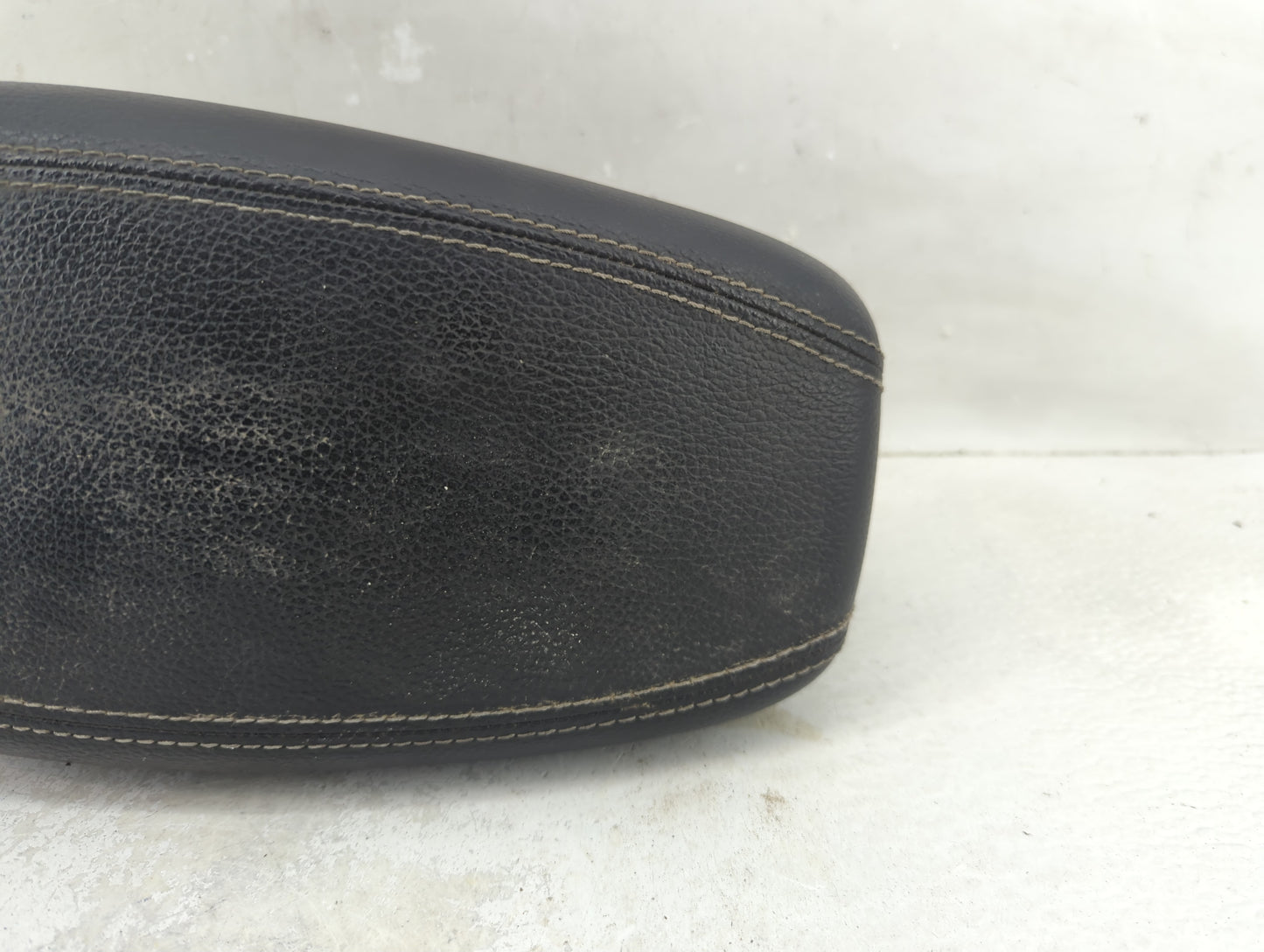 2016 Hyundai Veloster Center Console Armrest Cover Lid Fits OEM Used Auto Parts - Oemusedautoparts1.com