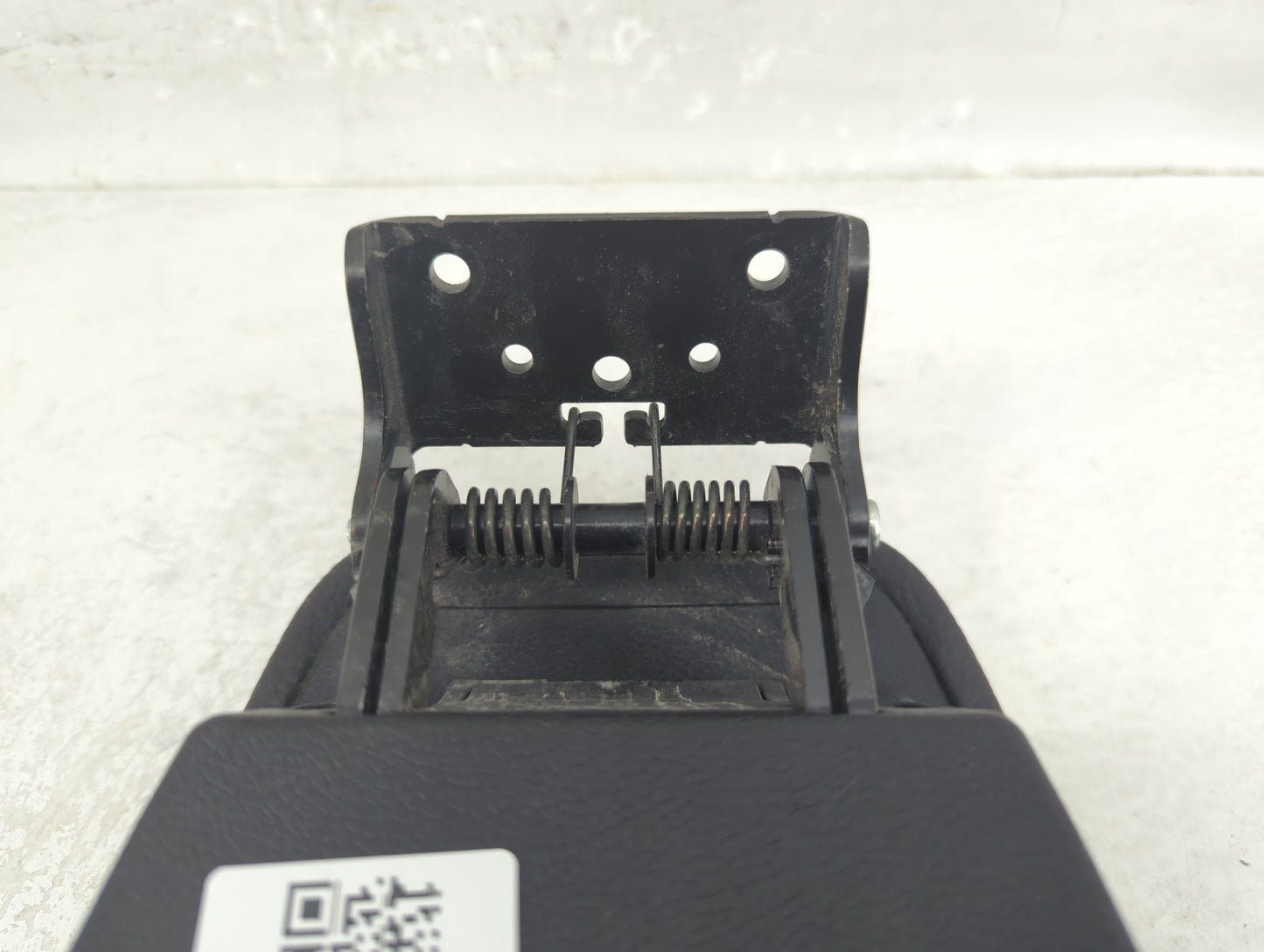 2016 Hyundai Veloster Center Console Armrest Cover Lid Fits OEM Used Auto Parts - Oemusedautoparts1.com
