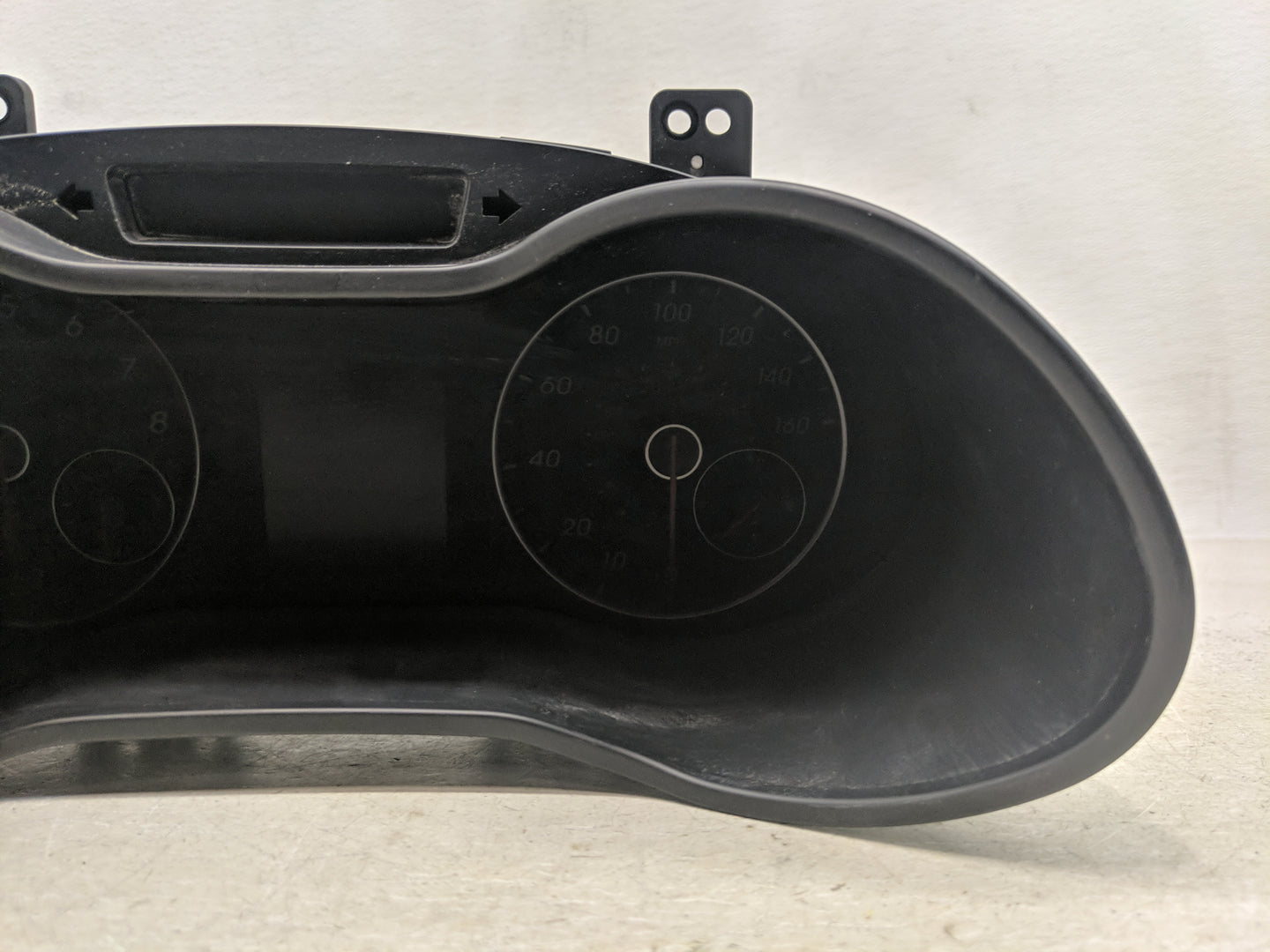 2016-2017 Hyundai Veloster Instrument Cluster Speedometer Gauges P/N:94021-2V240 Fits Fits 2016 2017 OEM Used Auto Parts - O