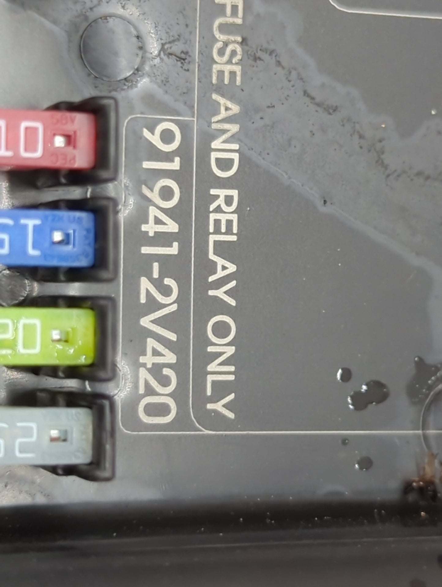 2016-2017 Hyundai Veloster Fusebox Fuse Box Panel Relay Module P/N:91941-2V420 Fits Fits 2016 2017 OEM Used Auto Parts - Oem
