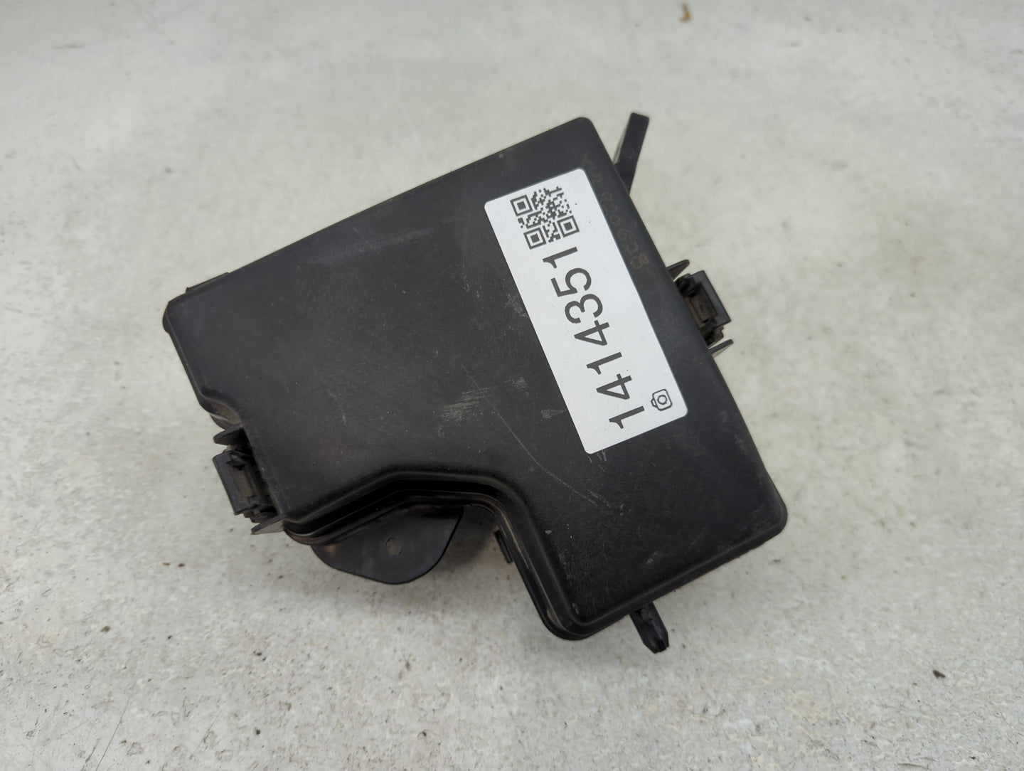 2015-2017 Hyundai Veloster Fusebox Fuse Box Panel Relay Module P/N:91301-2V017 Fits Fits 2015 2016 2017 OEM Used Auto Parts 