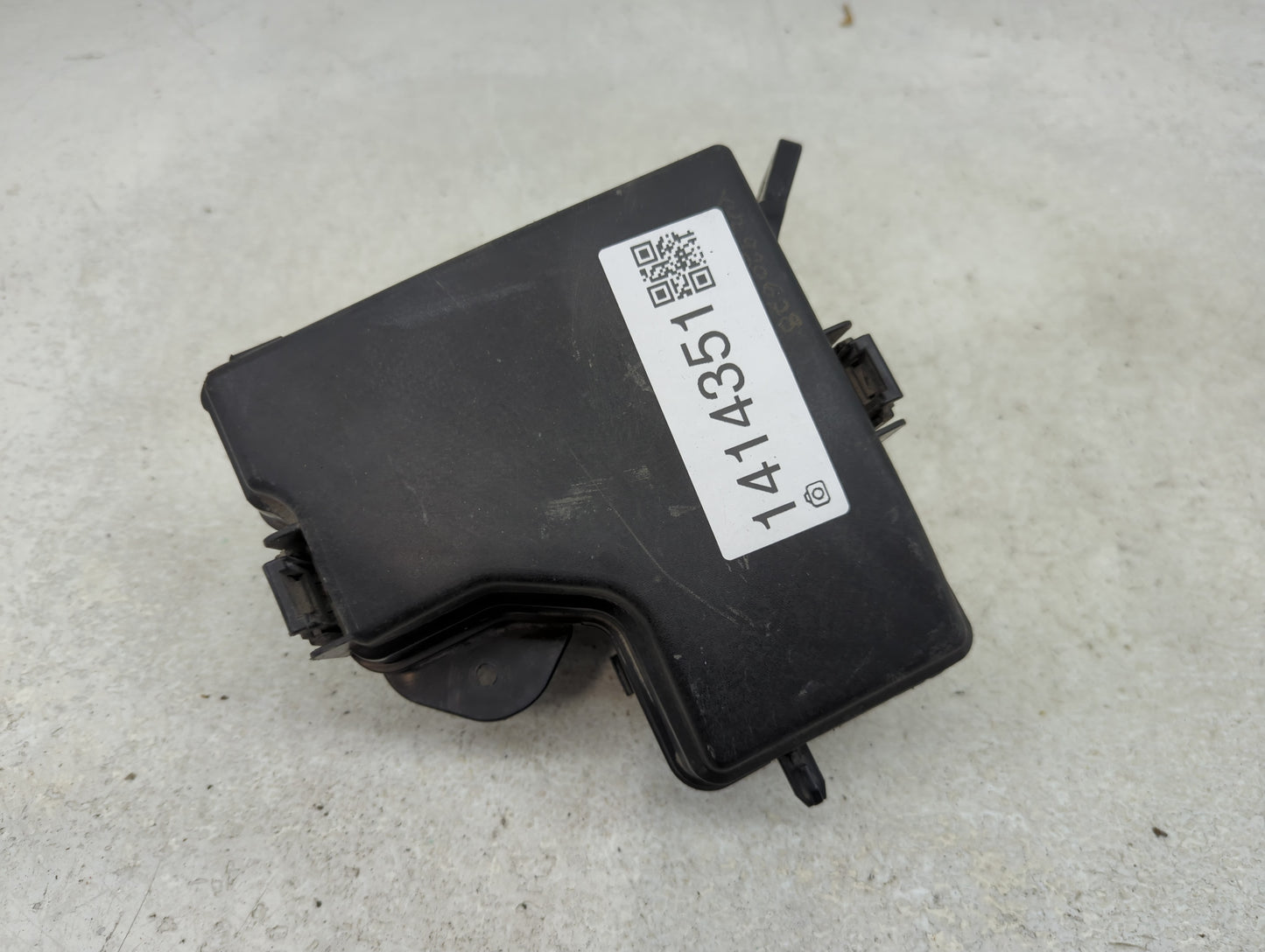 2015-2017 Hyundai Veloster Fusebox Fuse Box Panel Relay Module P/N:91301-2V017 Fits Fits 2015 2016 2017 OEM Used Auto Parts 