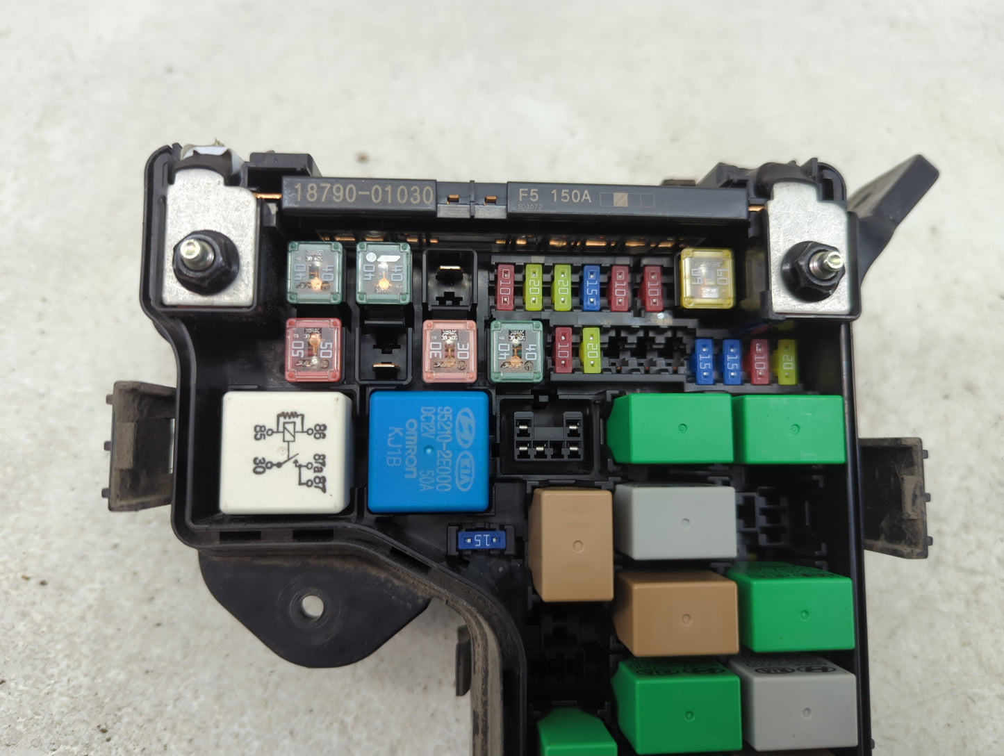 2015-2017 Hyundai Veloster Fusebox Fuse Box Panel Relay Module P/N:91301-2V017 Fits Fits 2015 2016 2017 OEM Used Auto Parts 
