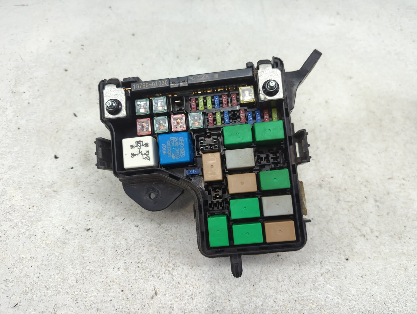 2015-2017 Hyundai Veloster Fusebox Fuse Box Panel Relay Module Fits Fits 2015 2016 2017 OEM Used Auto Parts - Oemusedautopar