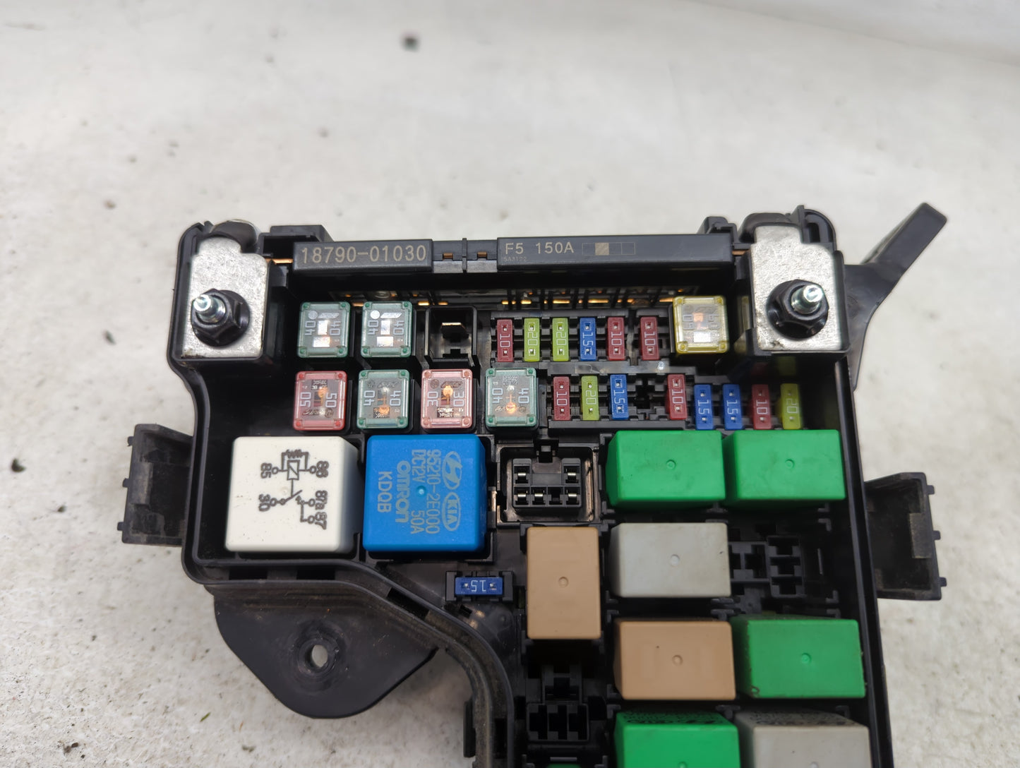 2015-2017 Hyundai Veloster Fusebox Fuse Box Panel Relay Module Fits Fits 2015 2016 2017 OEM Used Auto Parts - Oemusedautopar