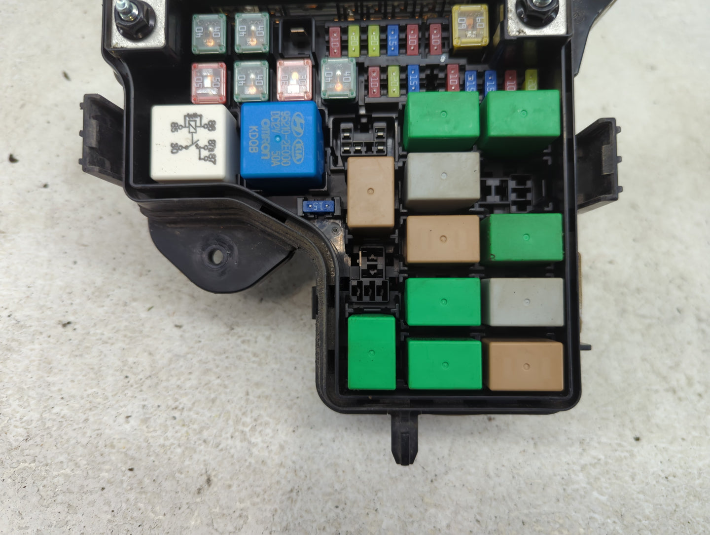 2015-2017 Hyundai Veloster Fusebox Fuse Box Panel Relay Module Fits Fits 2015 2016 2017 OEM Used Auto Parts - Oemusedautopar
