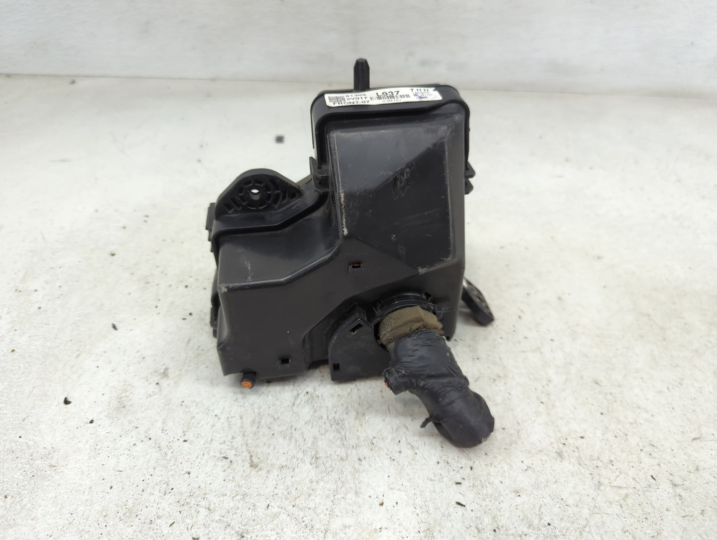 2015-2017 Hyundai Veloster Fusebox Fuse Box Panel Relay Module Fits Fits 2015 2016 2017 OEM Used Auto Parts - Oemusedautopar