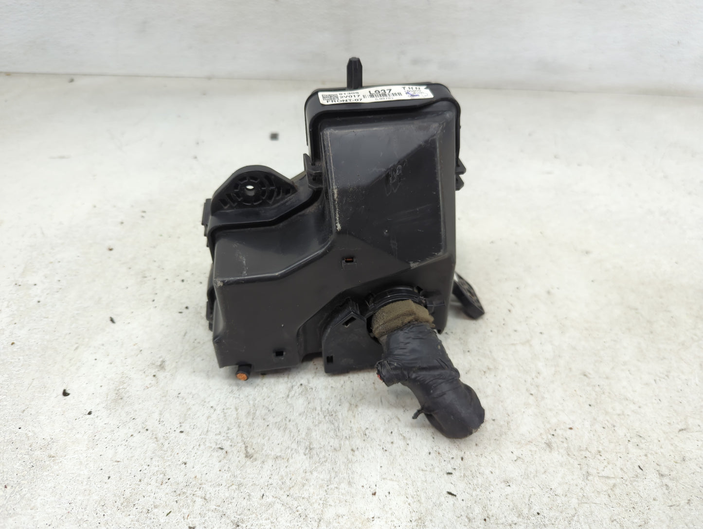 2015-2017 Hyundai Veloster Fusebox Fuse Box Panel Relay Module Fits Fits 2015 2016 2017 OEM Used Auto Parts - Oemusedautopar