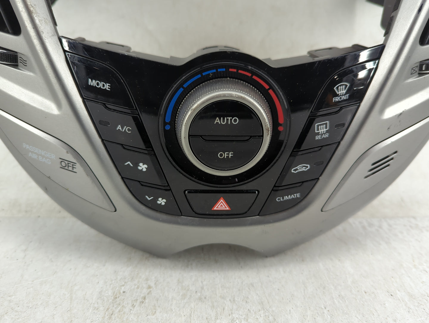2016-2017 Hyundai Veloster Climate Control Module Temperature AC/Heater Replacement Fits Fits 2016 2017 OEM Used Auto Parts 