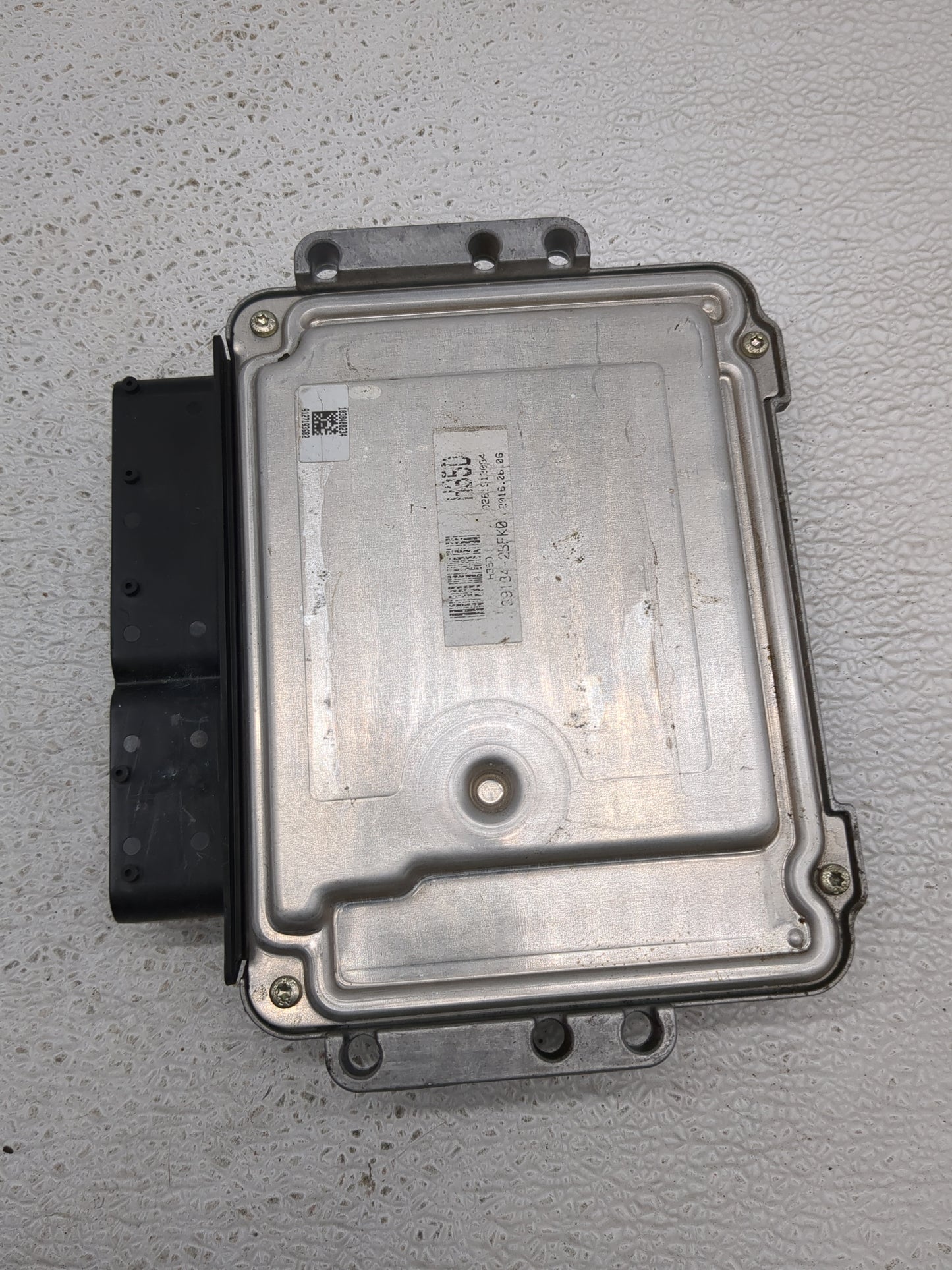 2016 Hyundai Veloster PCM Engine Control Computer ECU ECM PCU OEM P/N:39135-2BFK0 GTFS-GFU6FS01H00 Fits OEM Used Auto Parts 