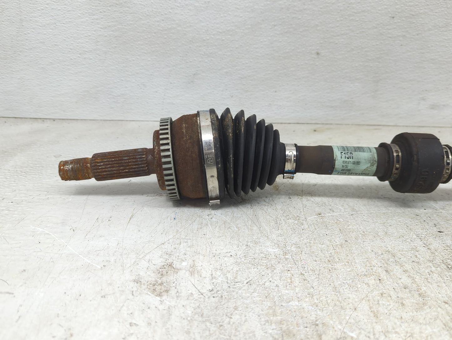 2016-2017 Hyundai Veloster Axle Shaft Front Passenger Cv C/v - Oemusedautoparts1.com