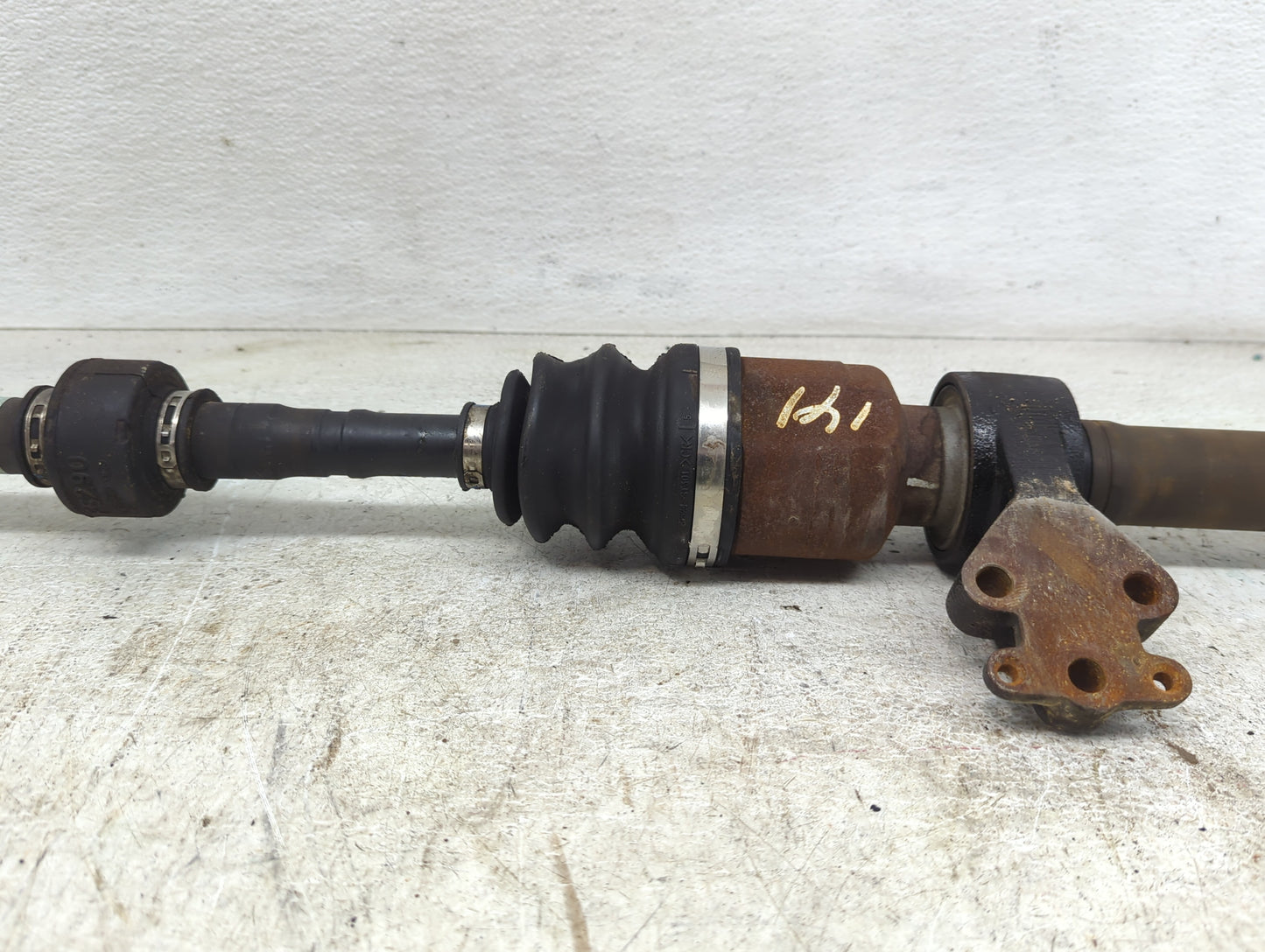 2016-2017 Hyundai Veloster Axle Shaft Front Passenger Cv C/v - Oemusedautoparts1.com