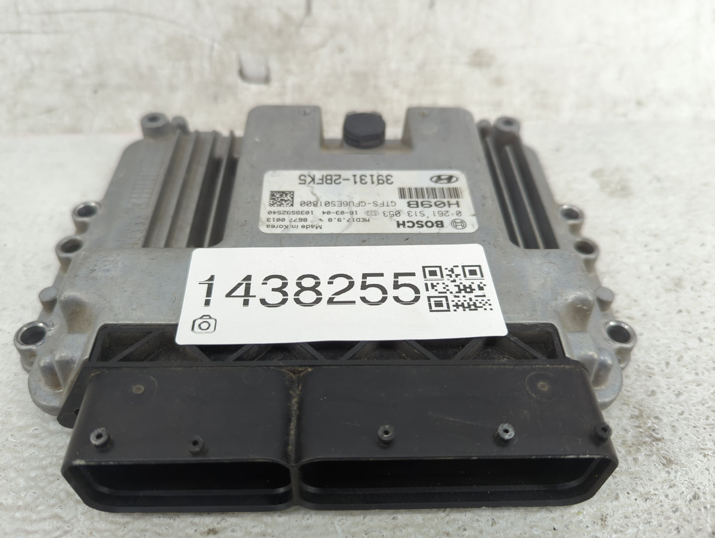 2016 Hyundai Veloster PCM Engine Control Computer ECU ECM PCU OEM P/N:39131-2BFK5, 39130-2BFK5, 0261S13053, 0261513053 Fits 