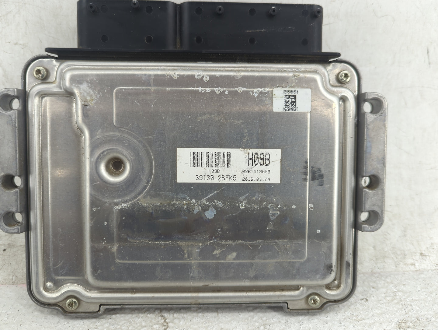 2016 Hyundai Veloster PCM Engine Control Computer ECU ECM PCU OEM P/N:39131-2BFK5, 39130-2BFK5, 0261S13053, 0261513053 Fits 