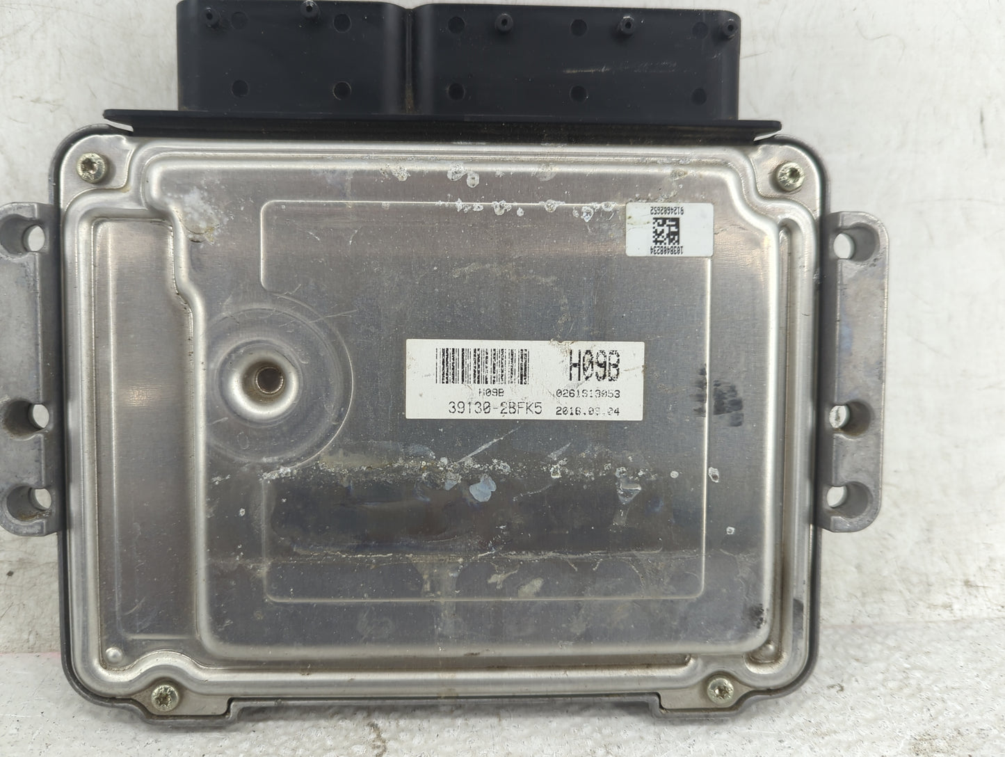 2016 Hyundai Veloster PCM Engine Control Computer ECU ECM PCU OEM P/N:39131-2BFK5, 39130-2BFK5, 0261S13053, 0261513053 Fits 