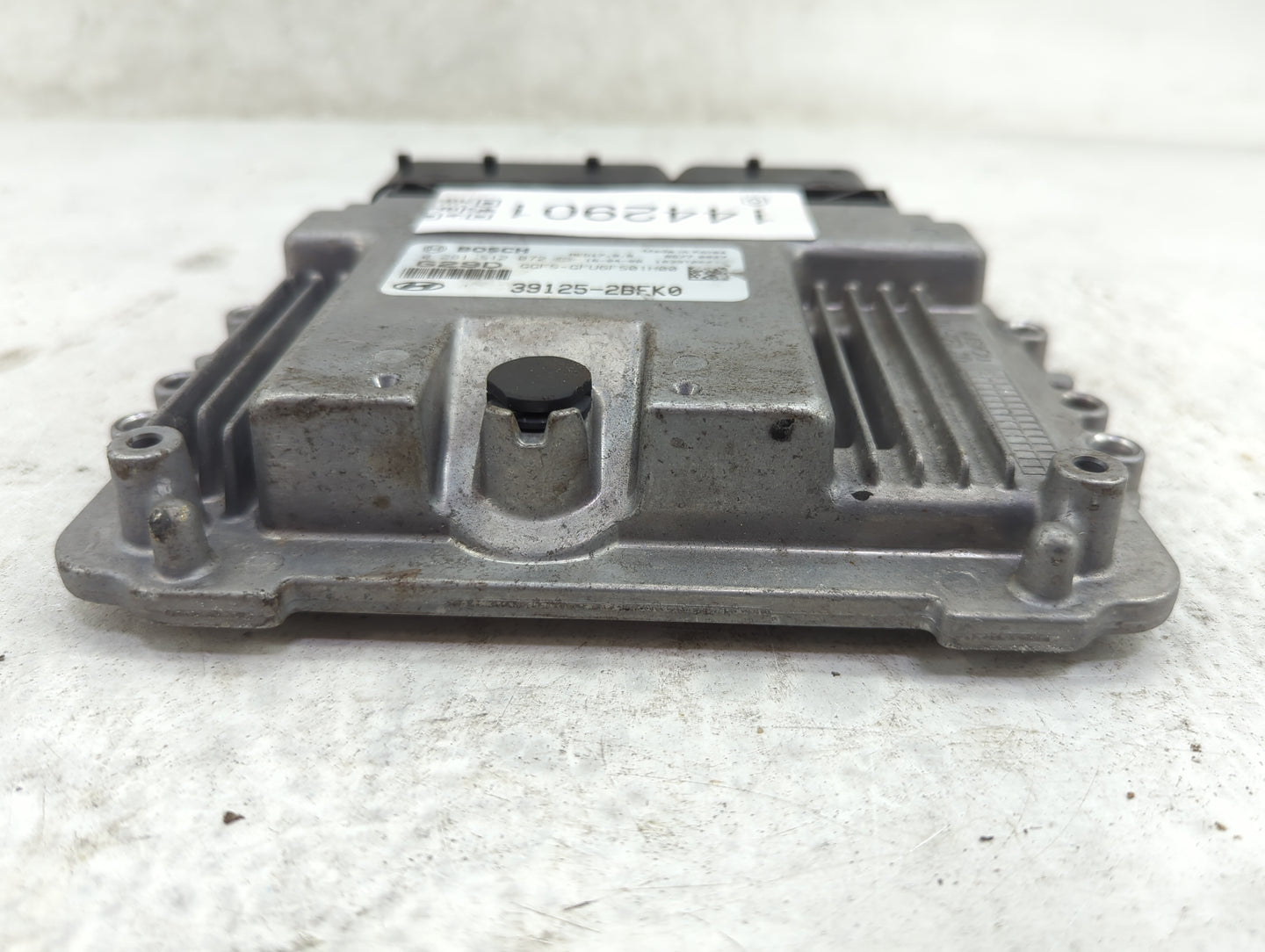 2016-2017 Hyundai Veloster PCM Engine Control Computer ECU ECM PCU OEM P/N:39125-2BFK0 0261S12072 Fits Fits 2016 2017 OEM Us