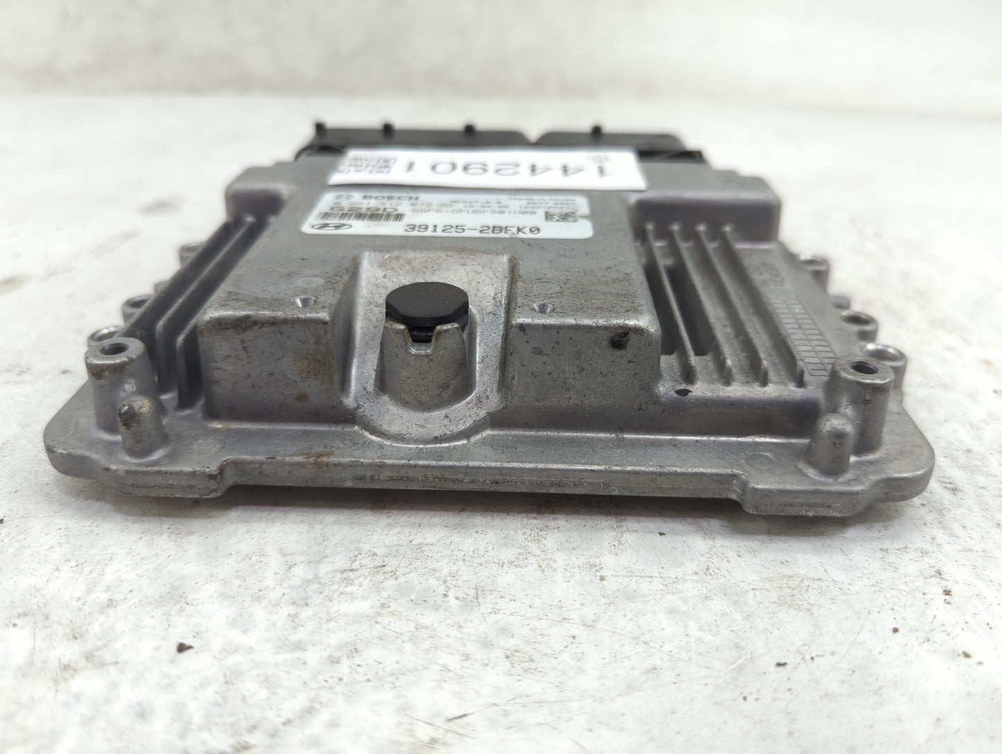 2016-2017 Hyundai Veloster PCM Engine Control Computer ECU ECM PCU OEM P/N:39125-2BFK0 0261S12072 Fits Fits 2016 2017 OEM Us