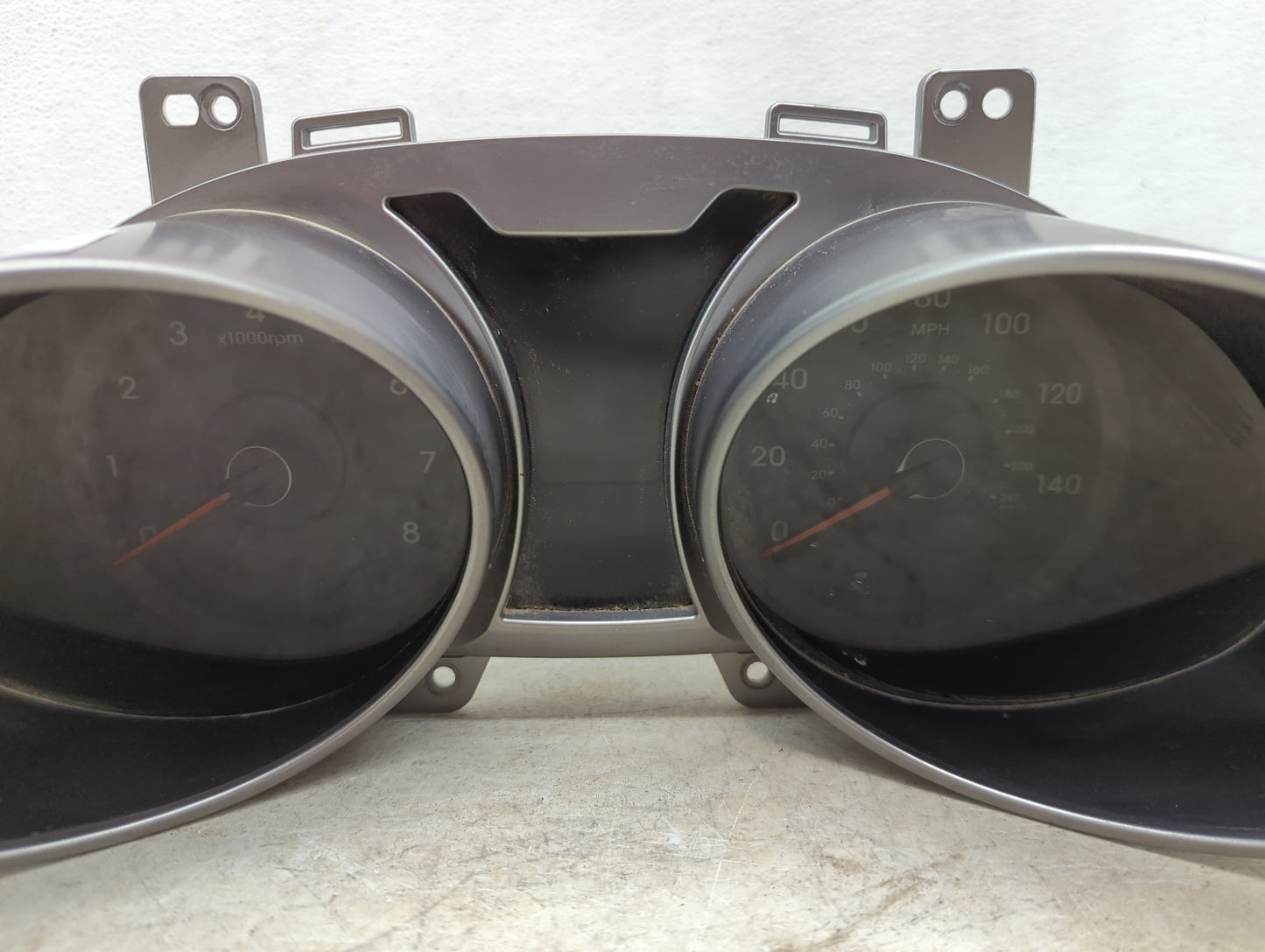 2016-2017 Hyundai Veloster Instrument Cluster Speedometer Gauges P/N:94031-2V201 Miles: Fits Fits 2016 2017 OEM Used Auto Pa