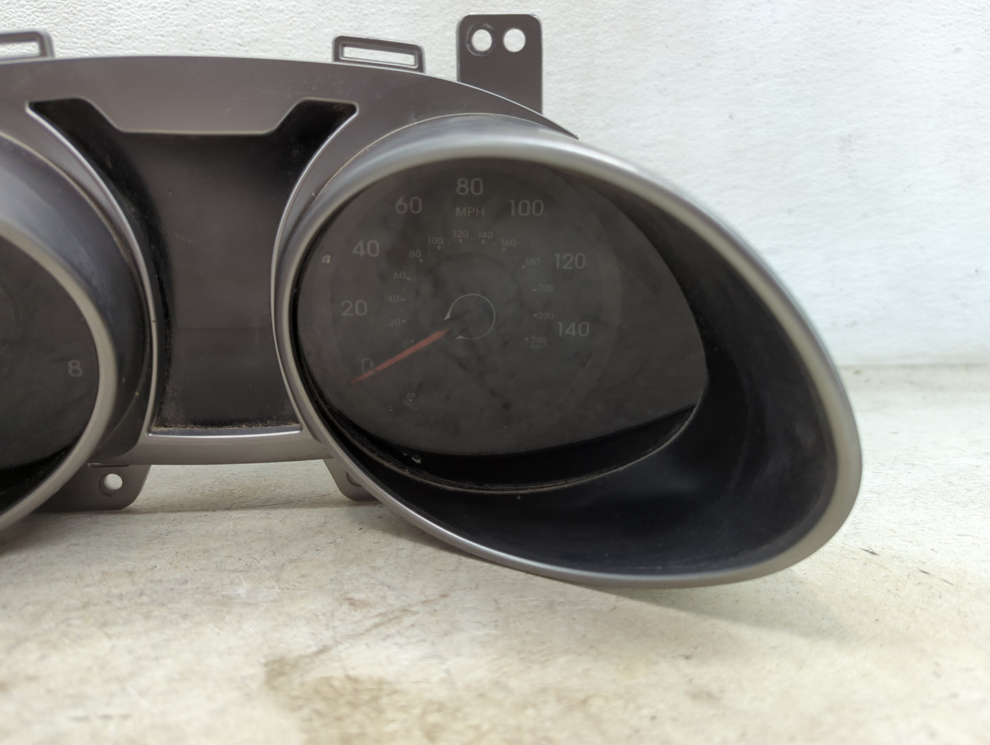 2016-2017 Hyundai Veloster Instrument Cluster Speedometer Gauges P/N:94031-2V201 Miles: Fits Fits 2016 2017 OEM Used Auto Pa