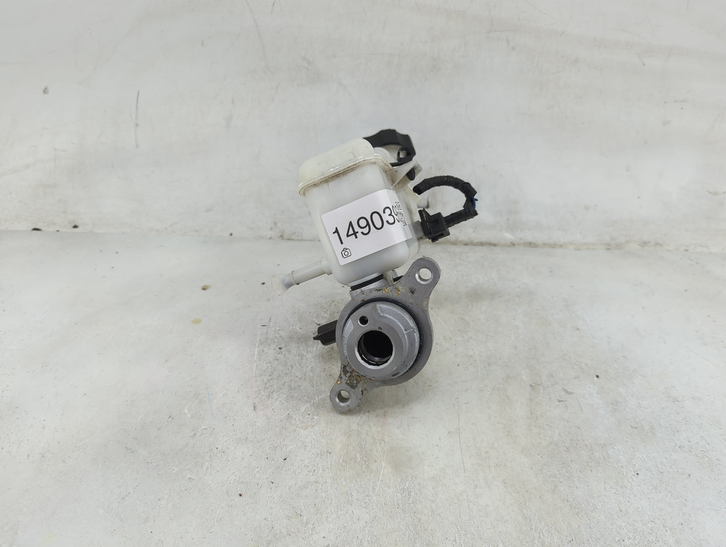 2012-2017 Hyundai Veloster Brake Master Cylinder 1490396 - Oemusedautoparts1.com