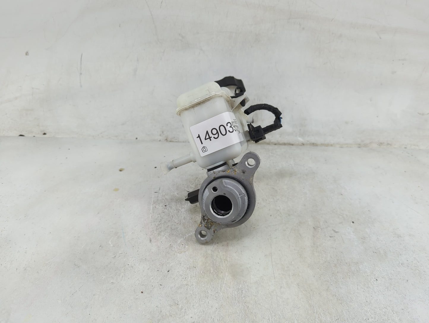 2012-2017 Hyundai Veloster Brake Master Cylinder 1490396 - Oemusedautoparts1.com