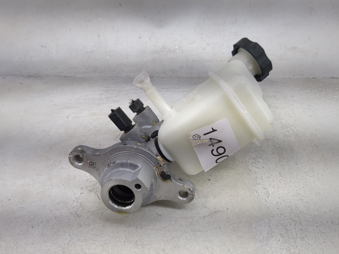 Hyundai Veloster Brake Master Cylinder 1490907 - Oemusedautoparts1.com