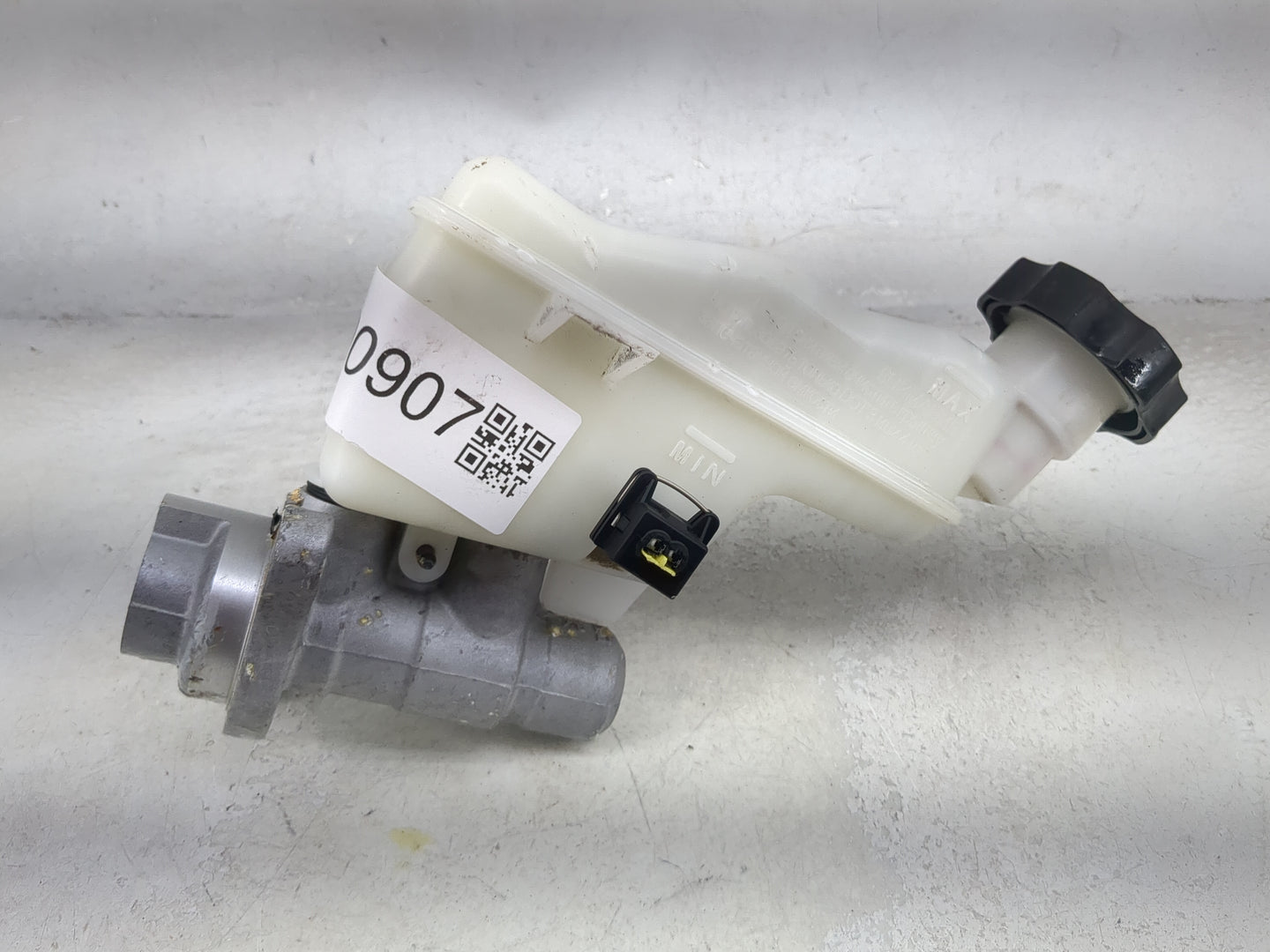 Hyundai Veloster Brake Master Cylinder 1490907 - Oemusedautoparts1.com