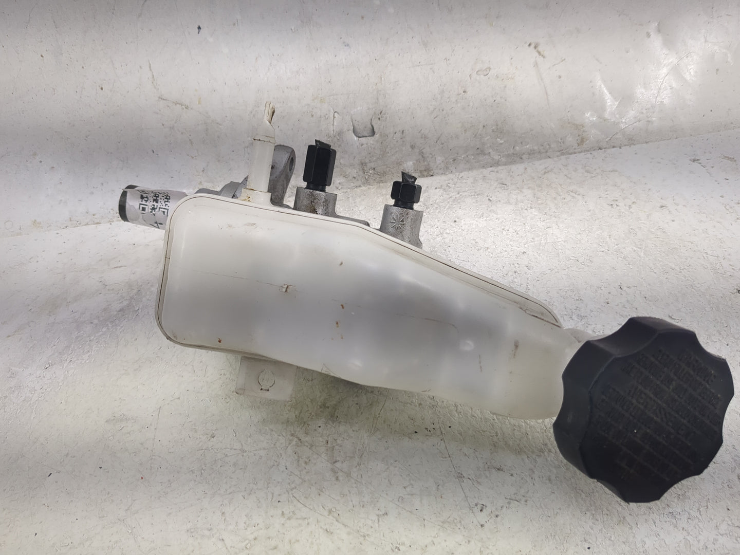 2012-2017 Hyundai Veloster Brake Master Cylinder 1497534 - Oemusedautoparts1.com