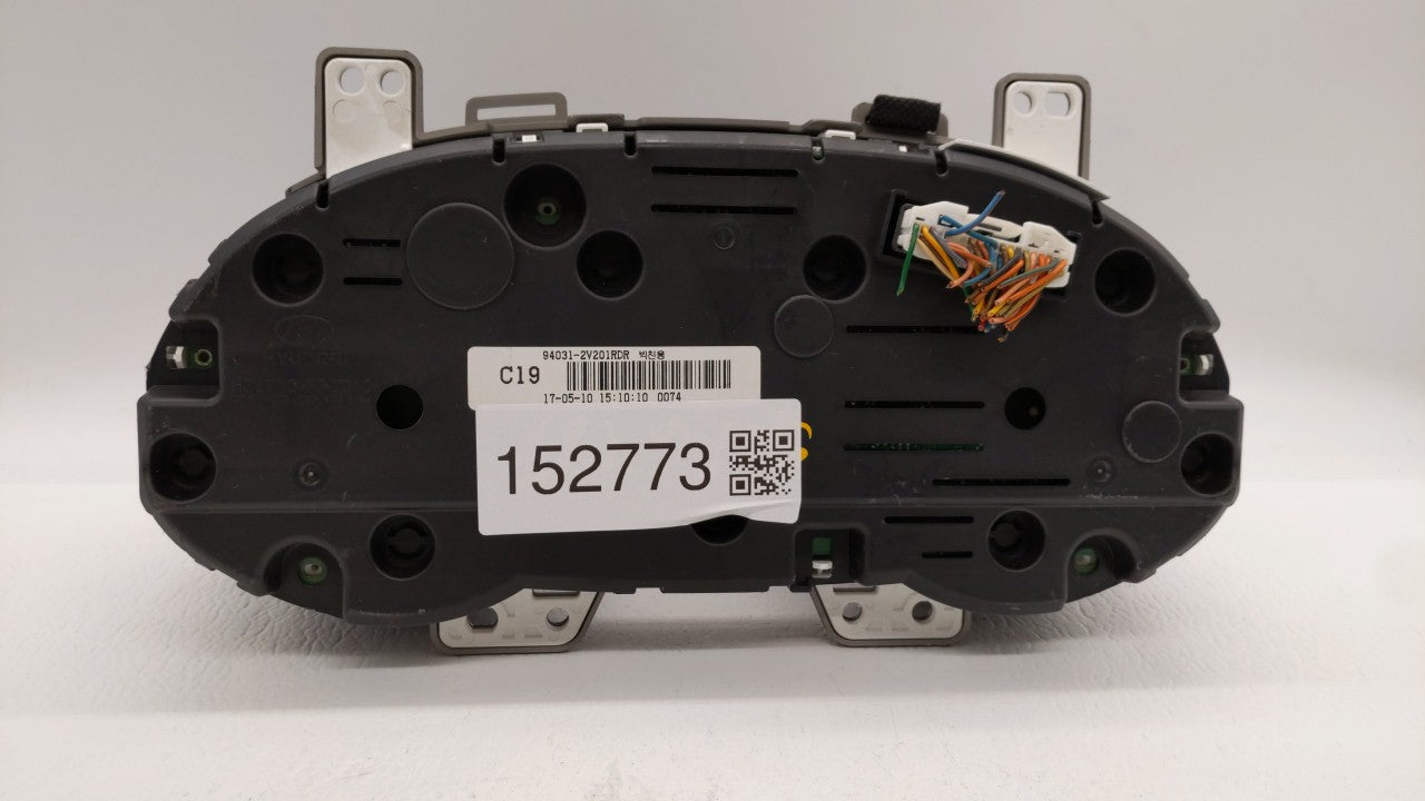 2016-2017 Hyundai Veloster Instrument Cluster Speedometer Gauges P/N:94031-2V201 94031-2V201RDR Fits Fits 2016 2017 OEM Used