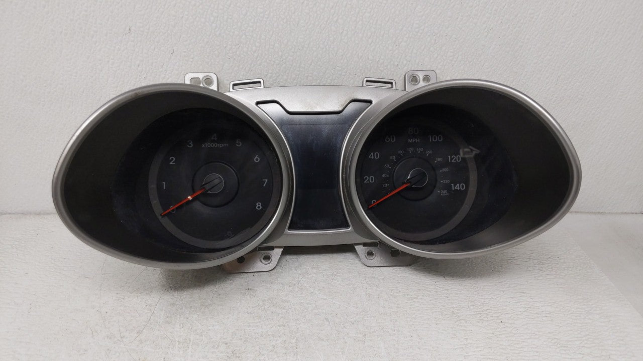 2016-2017 Hyundai Veloster Instrument Cluster Speedometer Gauges P/N:94031-2V201 94031-2V201RDR Fits Fits 2016 2017 OEM Used