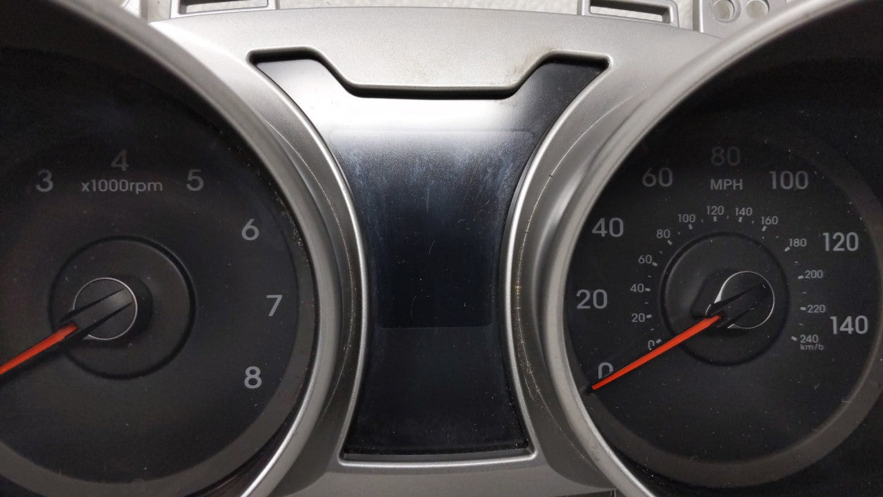 2016-2017 Hyundai Veloster Instrument Cluster Speedometer Gauges P/N:94031-2V201 94031-2V201RDR Fits Fits 2016 2017 OEM Used