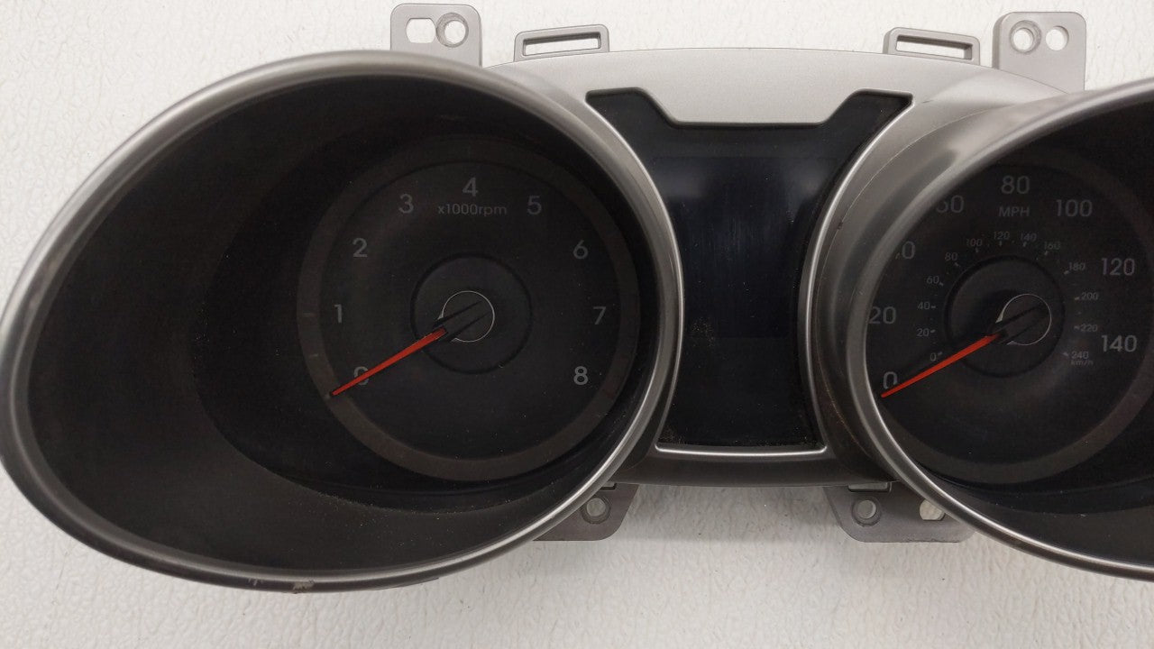 2016-2017 Hyundai Veloster Instrument Cluster Speedometer Gauges P/N:94031-2V240 94031-2V240RDR Fits Fits 2016 2017 OEM Used