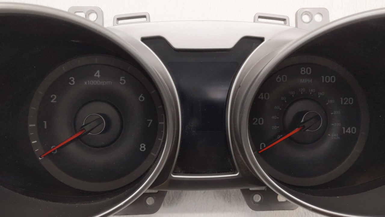 2016-2017 Hyundai Veloster Instrument Cluster Speedometer Gauges P/N:94031-2V240 94031-2V240RDR Fits Fits 2016 2017 OEM Used