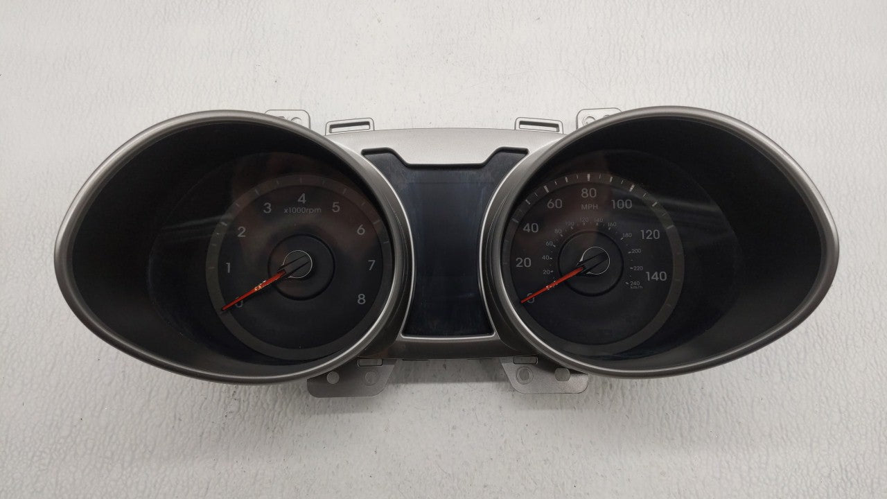 2016-2017 Hyundai Veloster Instrument Cluster Speedometer Gauges P/N:94031-2V240 94031-2V240RDR Fits Fits 2016 2017 OEM Used