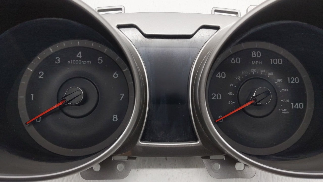 2016-2017 Hyundai Veloster Instrument Cluster Speedometer Gauges P/N:94031-2V240 94031-2V240RDR Fits Fits 2016 2017 OEM Used