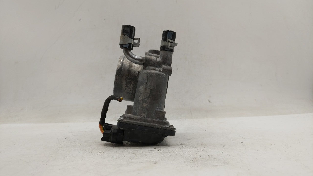 2012-2017 Hyundai Veloster Throttle Body P/N:5302-1S02 35100-2B300 Fits Fits 2012 2013 2014 2015 2016 2017 2018 2019 OEM Use