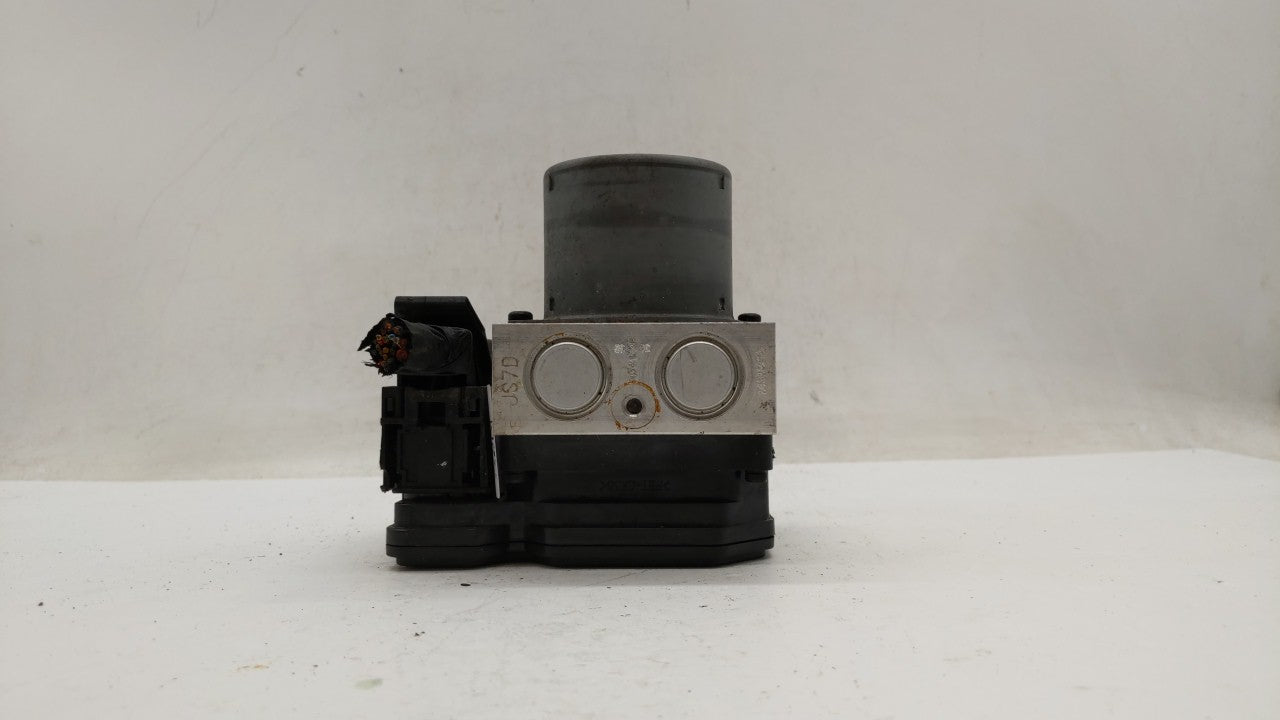 2015-2017 Hyundai Veloster ABS Pump Control Module Replacement P/N:58920-2V470 58920-2V480 Fits Fits 2015 2016 2017 OEM Used