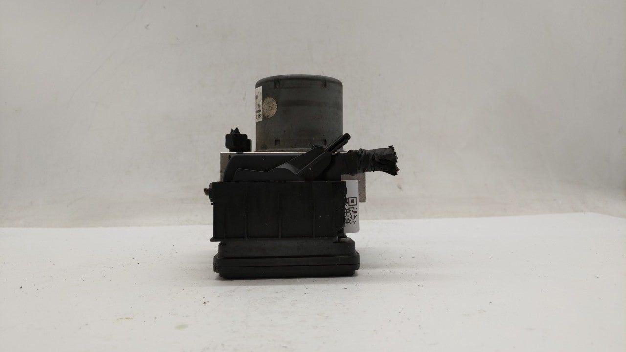 2015-2017 Hyundai Veloster ABS Pump Control Module Replacement P/N:58920-2V470 58920-2V480 Fits Fits 2015 2016 2017 OEM Used