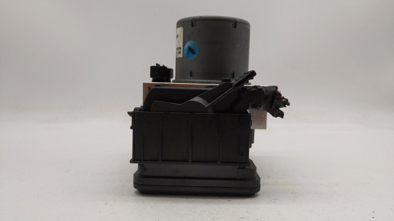 2015-2017 Hyundai Veloster ABS Pump Control Module Replacement P/N:58920-2V470 58920-2V480 Fits Fits 2015 2016 2017 OEM Used