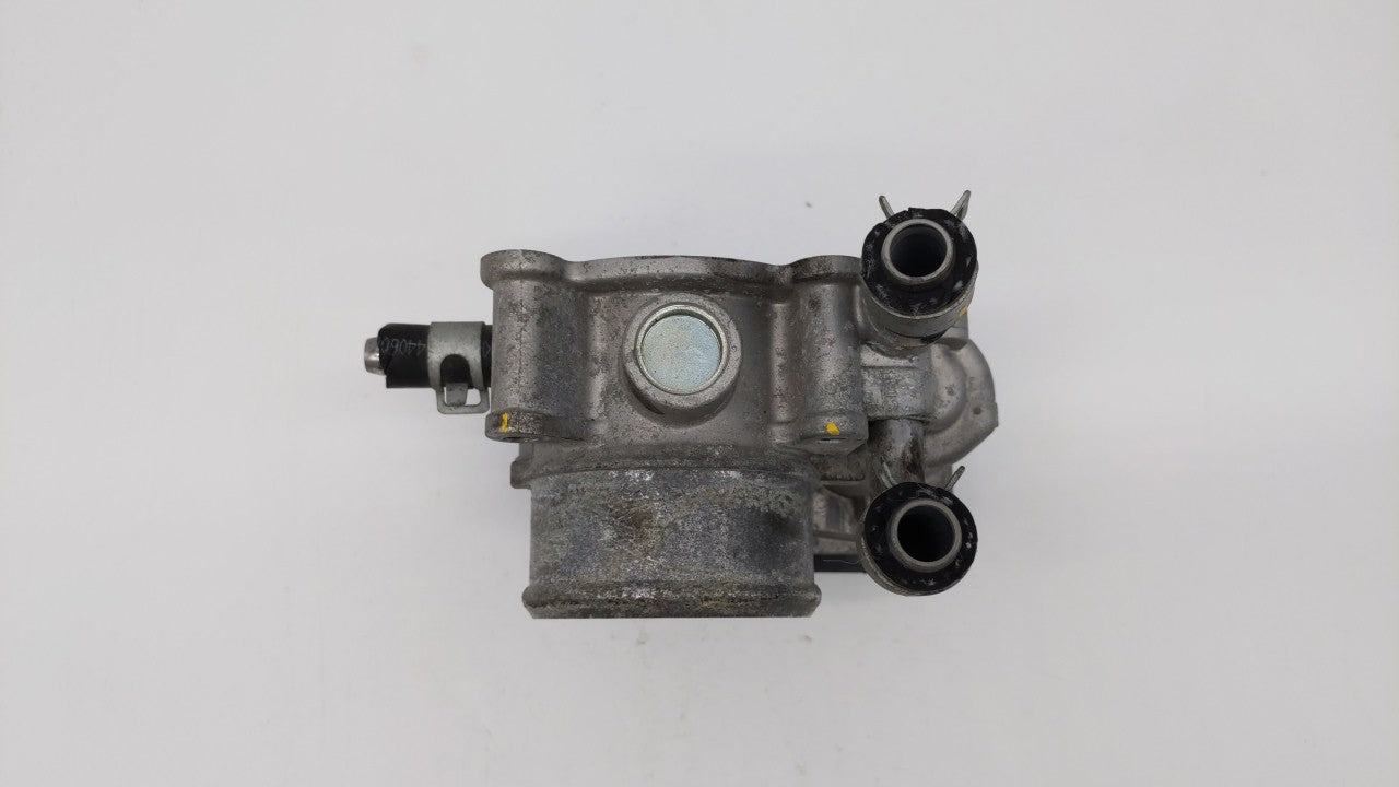 2015-2017 Hyundai Veloster Throttle Body P/N:35100-2B340 Fits Fits 2015 2016 2017 2018 2019 OEM Used Auto Parts - Oemusedaut