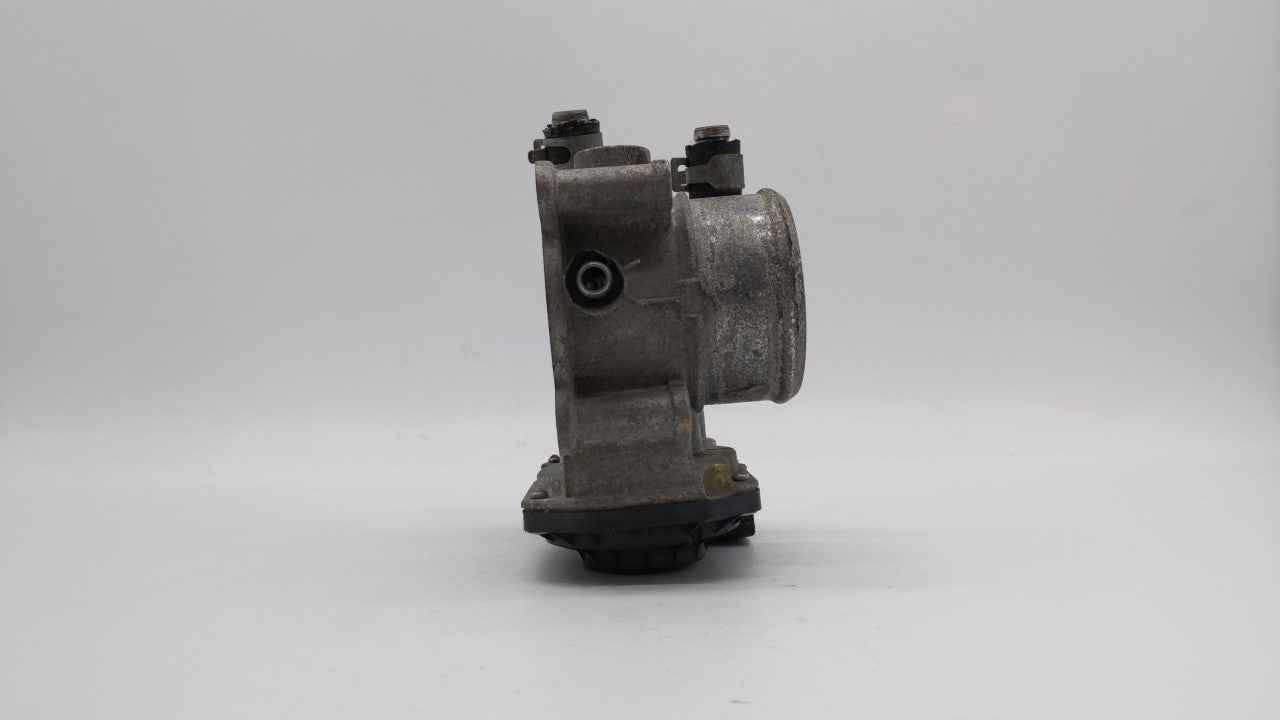 2015-2017 Hyundai Veloster Throttle Body P/N:35100-2B340 Fits Fits 2015 2016 2017 2018 2019 OEM Used Auto Parts - Oemusedaut