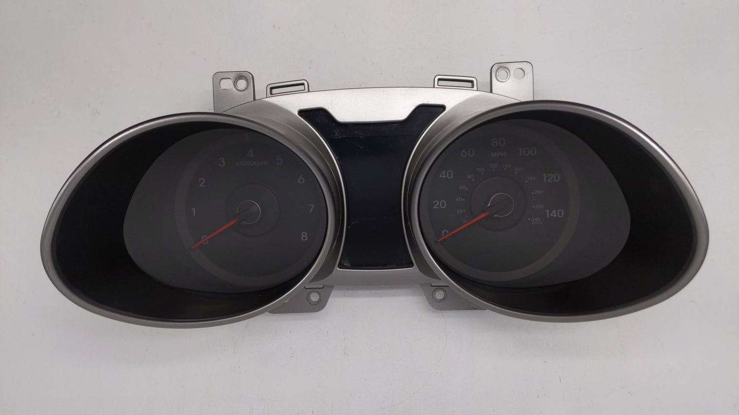 2016-2017 Hyundai Veloster Instrument Cluster Speedometer Gauges P/N:94031-2V201 94031-2V201RDR Fits Fits 2016 2017 OEM Used