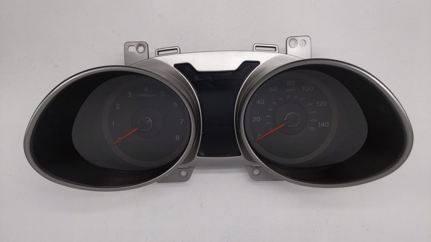 2016-2017 Hyundai Veloster Instrument Cluster Speedometer Gauges P/N:94031-2V201 94031-2V201RDR Fits Fits 2016 2017 OEM Used