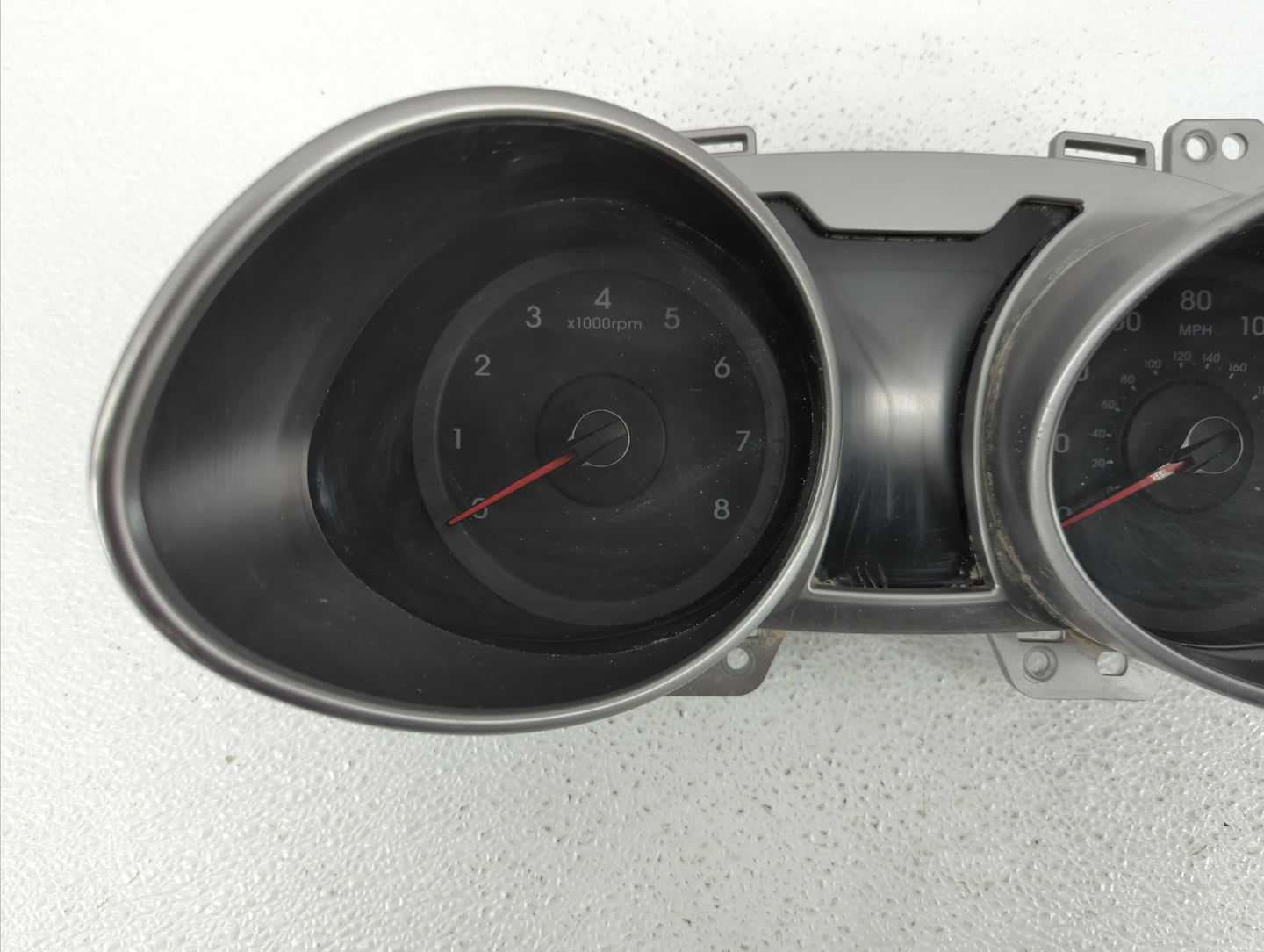 2016-2017 Hyundai Veloster Instrument Cluster Speedometer Gauges P/N:94031-2V201 94031-2V201RDR Fits Fits 2016 2017 OEM Used