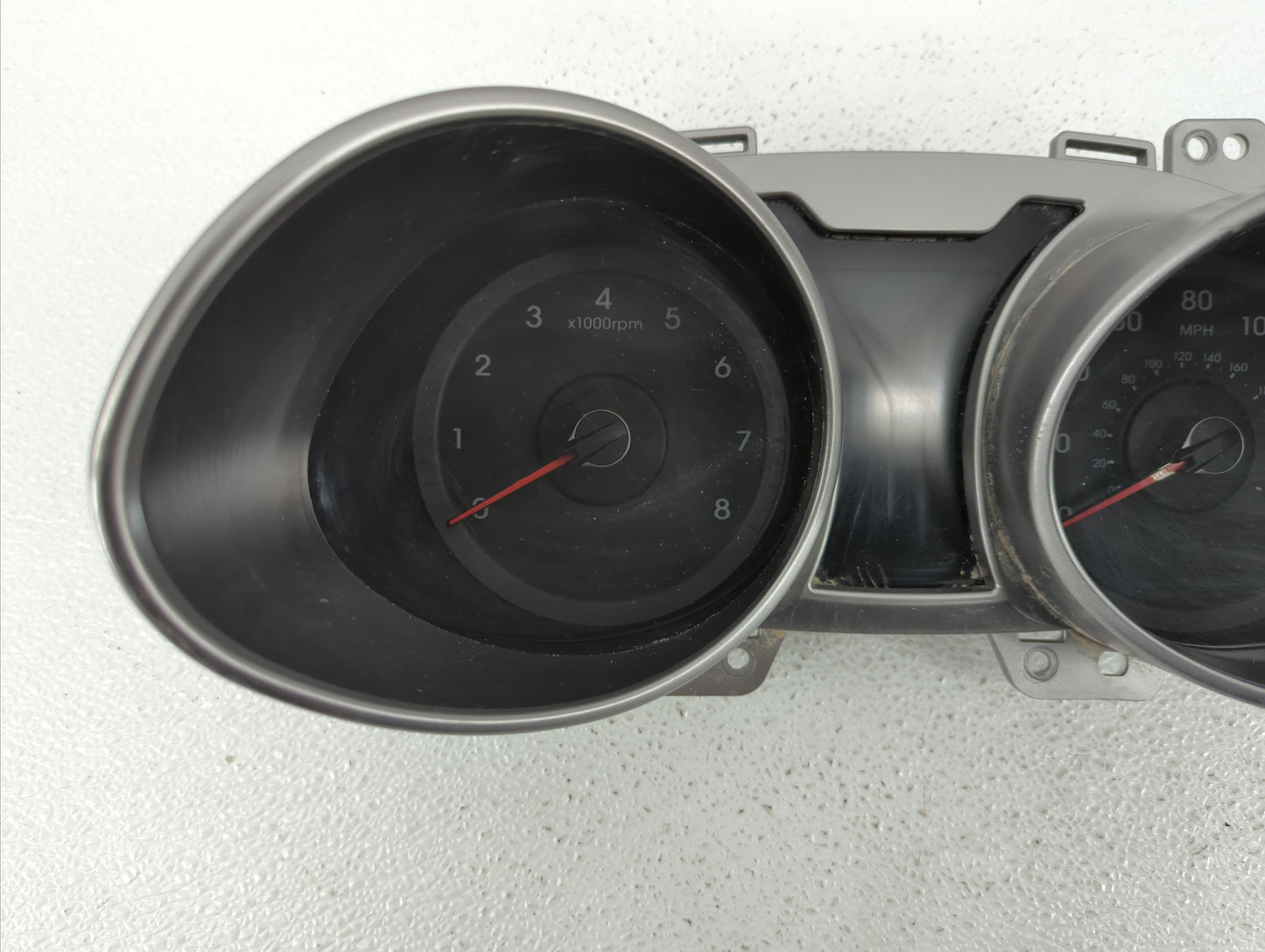 2016-2017 Hyundai Veloster Instrument Cluster Speedometer Gauges P/N:94031-2V201 94031-2V201RDR Fits Fits 2016 2017 OEM Used