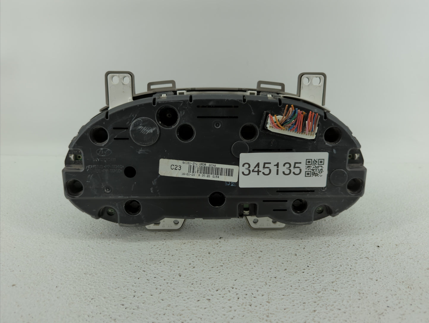 2016-2017 Hyundai Veloster Instrument Cluster Speedometer Gauges P/N:94031-2V201 94031-2V201RDR Fits Fits 2016 2017 OEM Used
