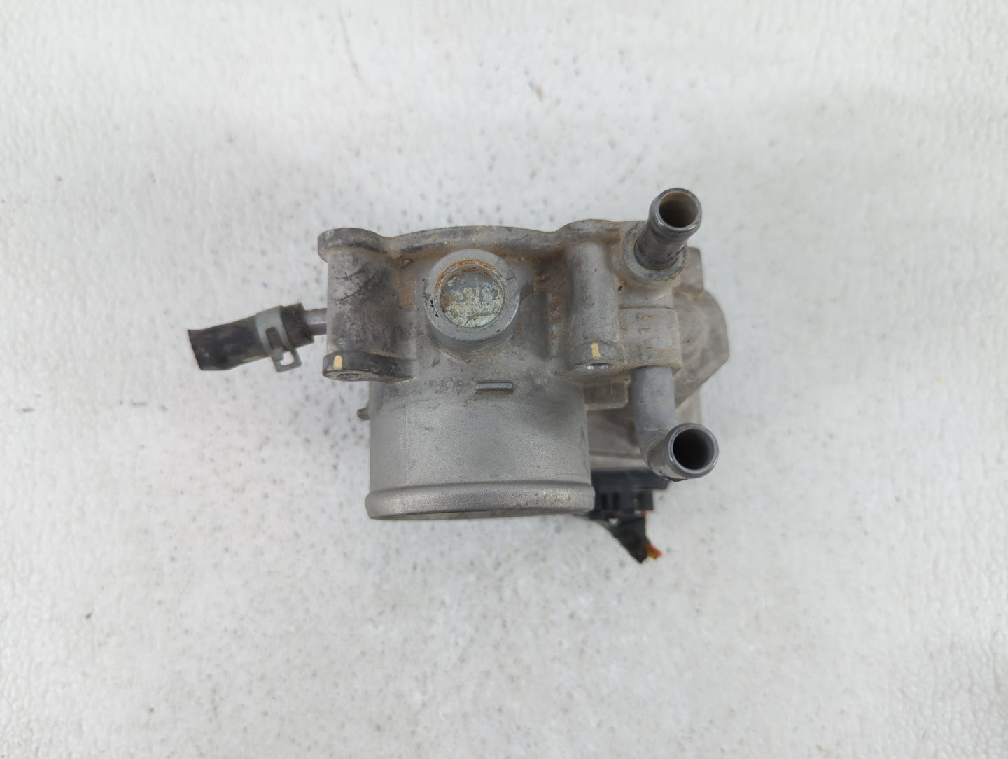 2012-2017 Hyundai Veloster Throttle Body P/N:35100-2B300 Fits Fits 2012 2013 2014 2015 2016 2017 2018 2019 OEM Used Auto Par