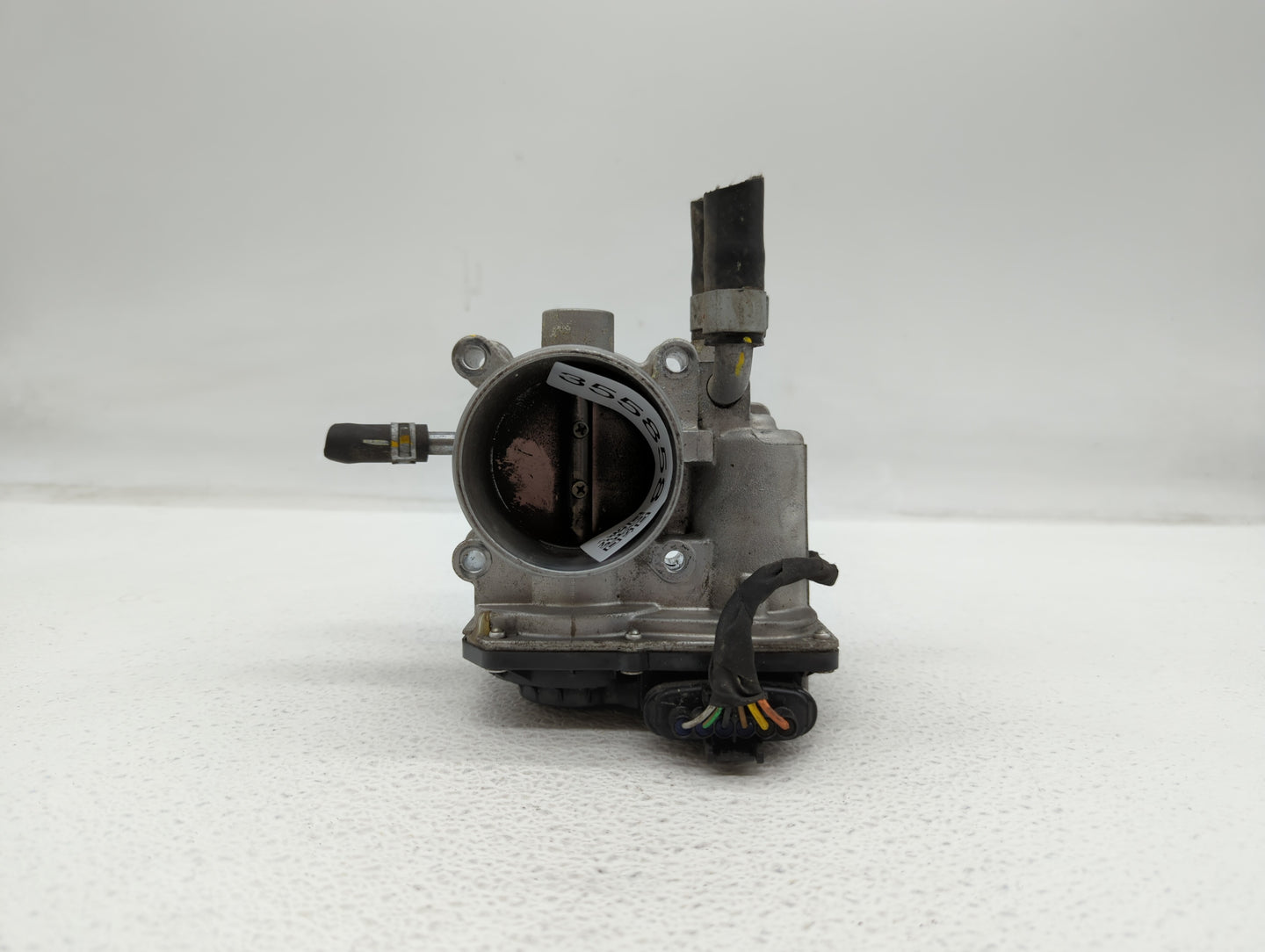 2012-2017 Hyundai Veloster Throttle Body P/N:35100-2B300 Fits Fits 2012 2013 2014 2015 2016 2017 2018 2019 OEM Used Auto Par