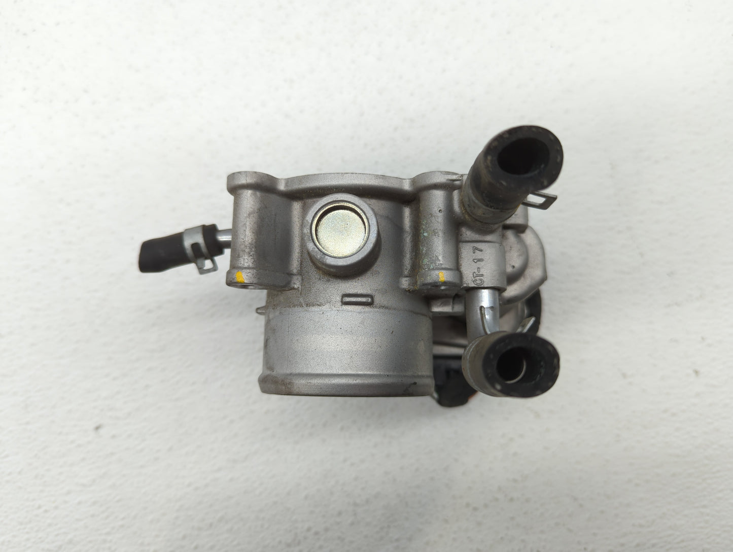 2012-2017 Hyundai Veloster Throttle Body P/N:35100-2B300 Fits Fits 2012 2013 2014 2015 2016 2017 2018 2019 OEM Used Auto Par