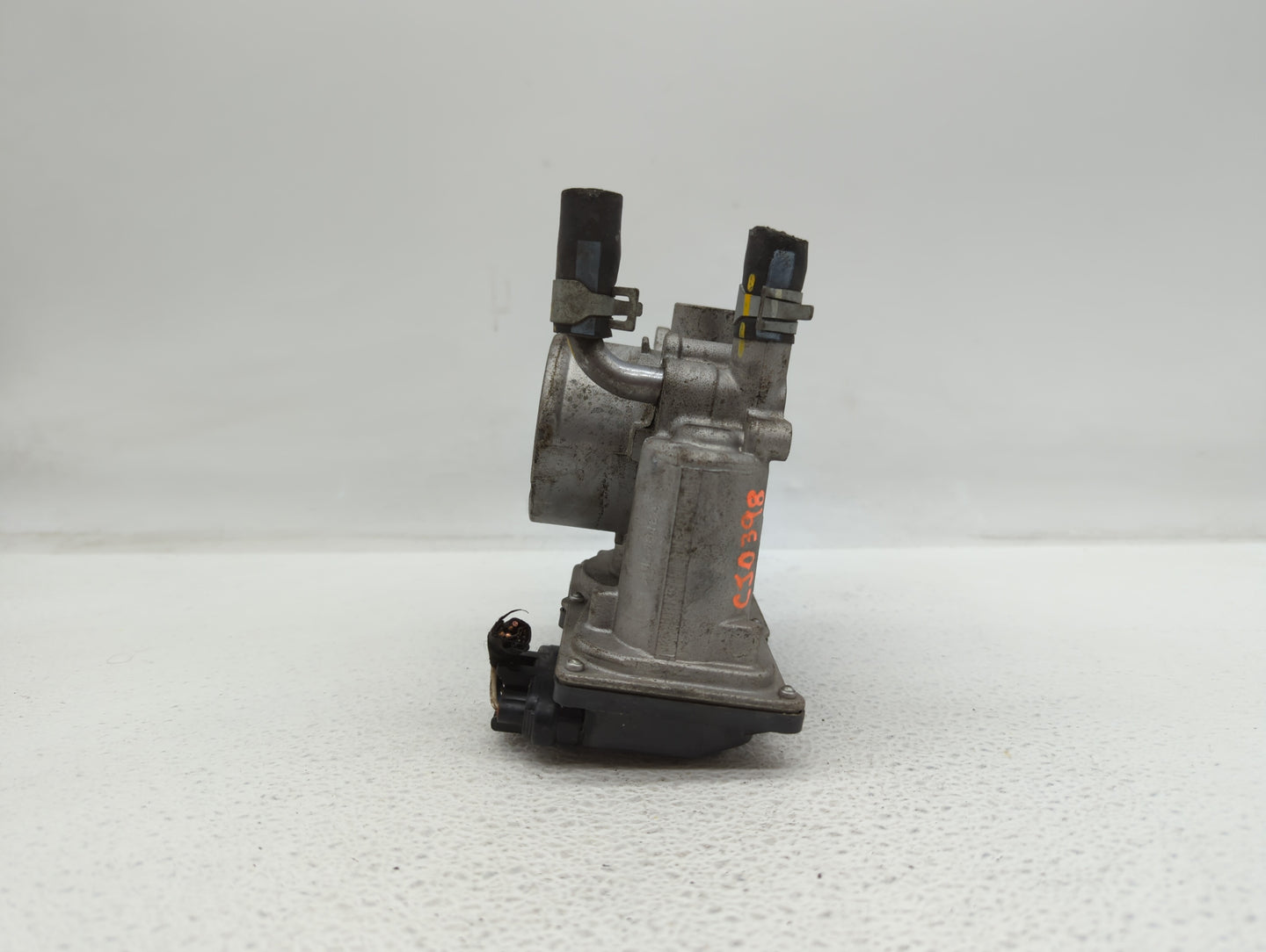 2012-2017 Hyundai Veloster Throttle Body P/N:35100-2B300 Fits Fits 2012 2013 2014 2015 2016 2017 2018 2019 OEM Used Auto Par